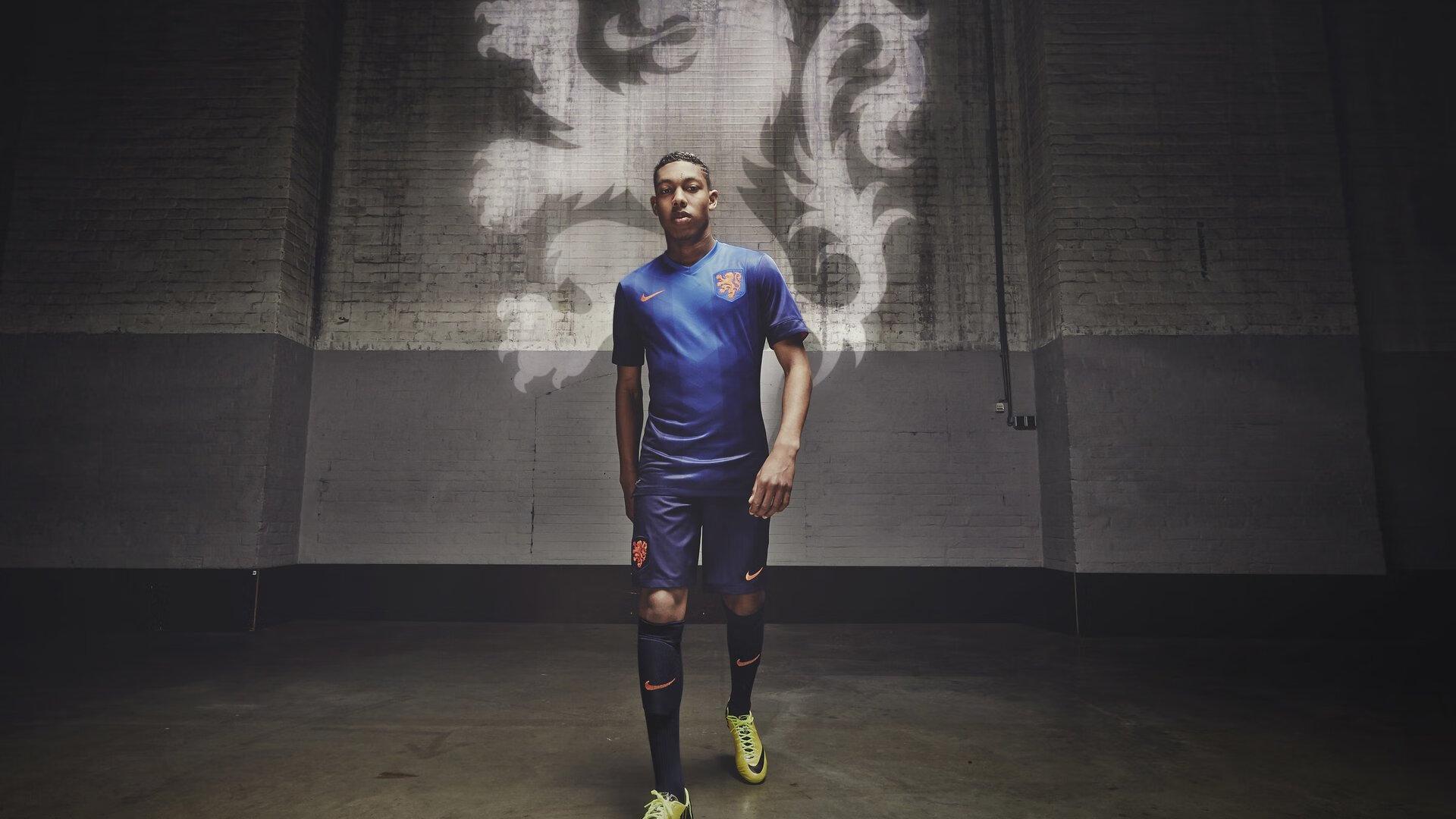 欧冠决赛巅峰对决，皇家马德里3-1力克利物浦，第15次捧起大耳朵杯