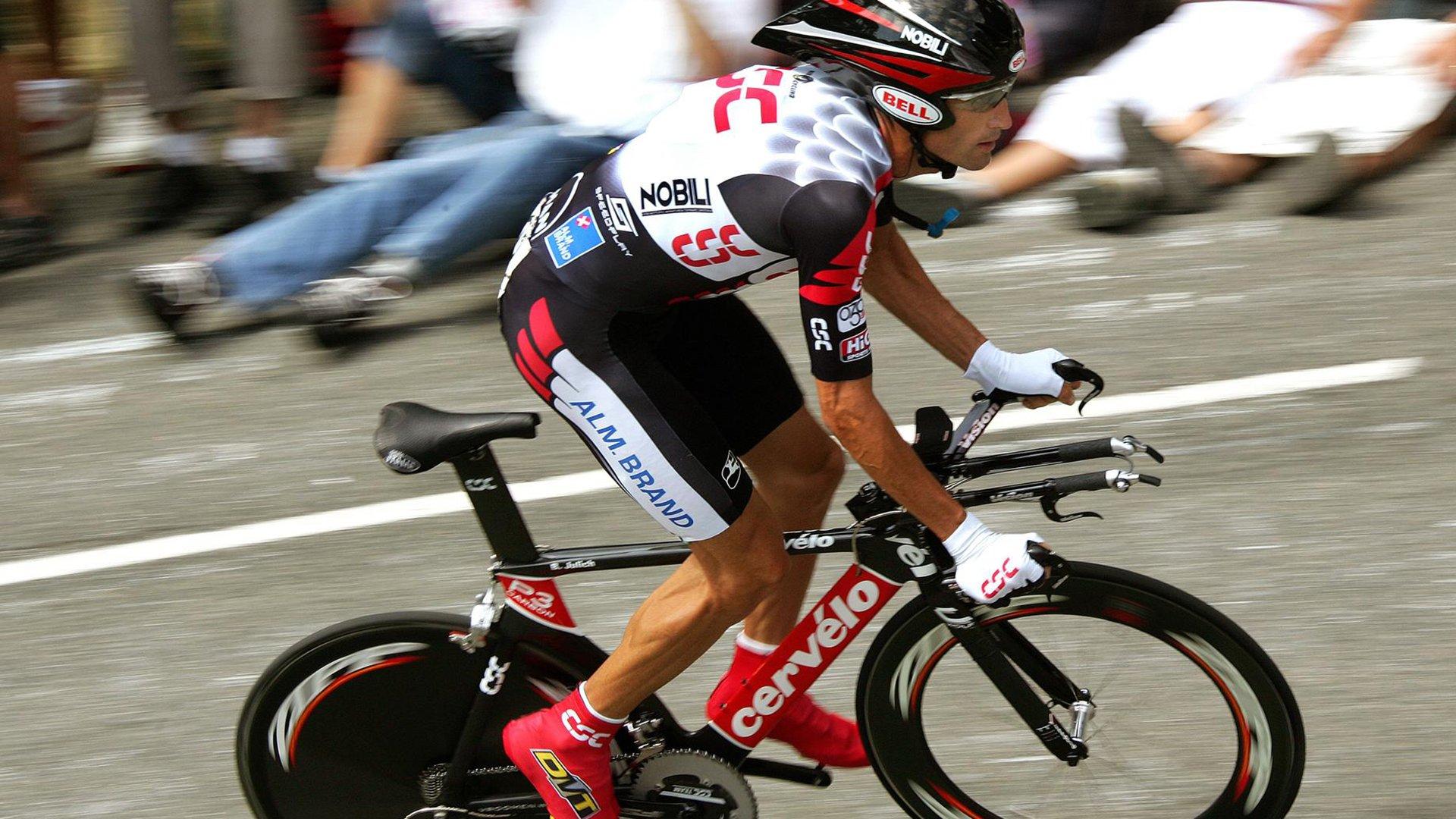 亚冠联赛激战正酣 中超双雄遭遇强敌考验